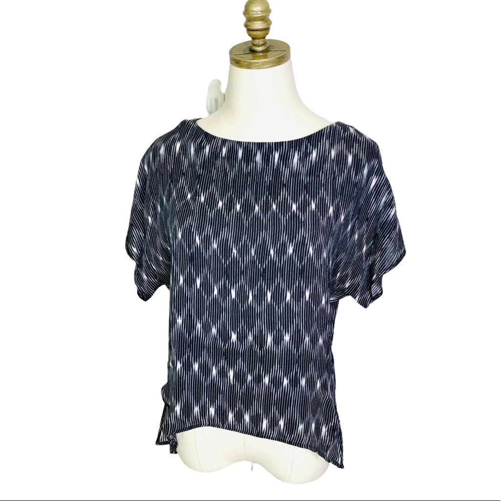 Brochu Walker Printed High Low Split Back Blouse Sm 3146